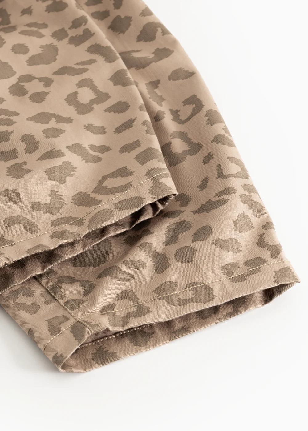 Pando Chinohose mit Leopardenprint