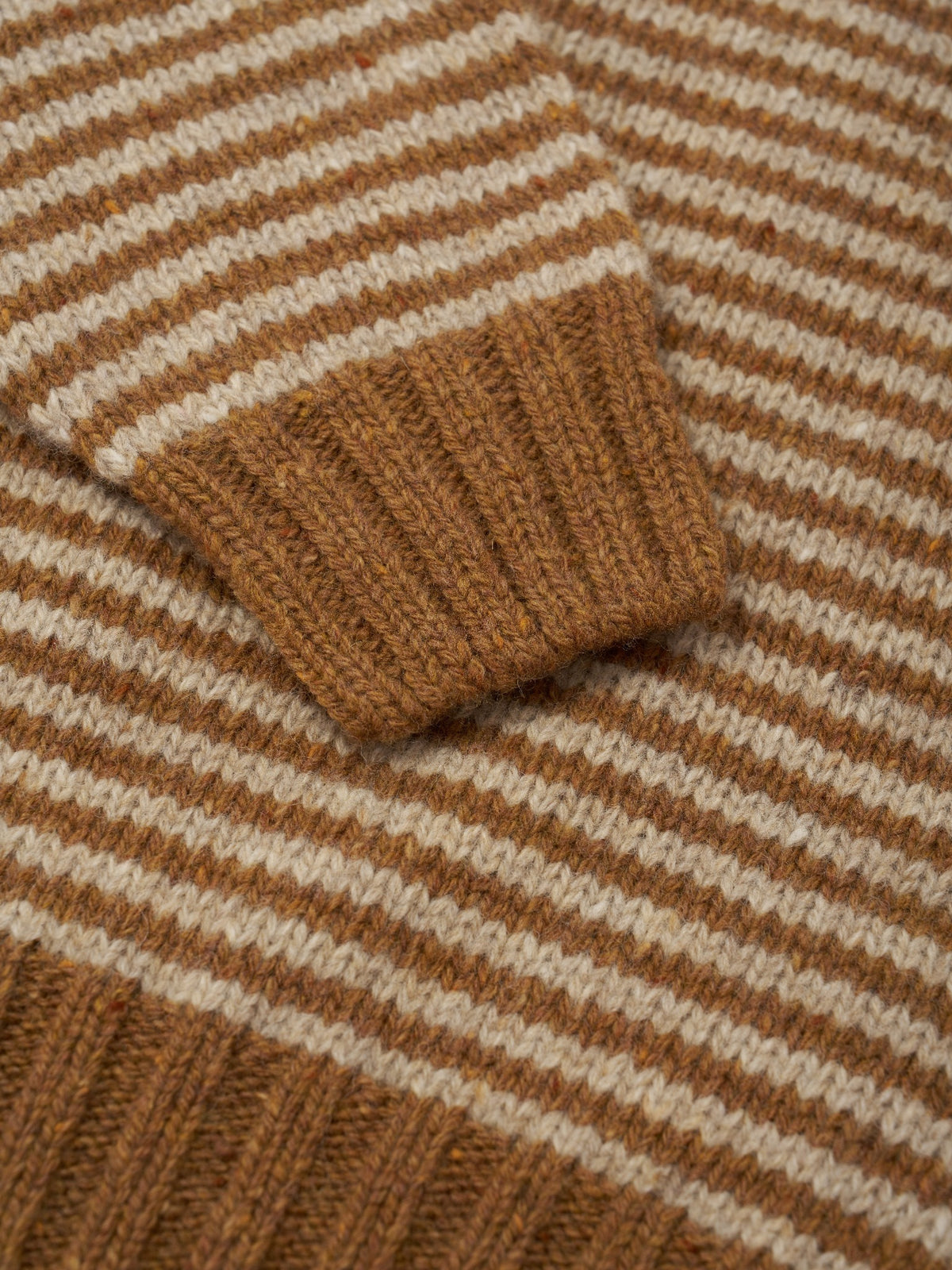 Chestnut Stripes Woll-Latzhose